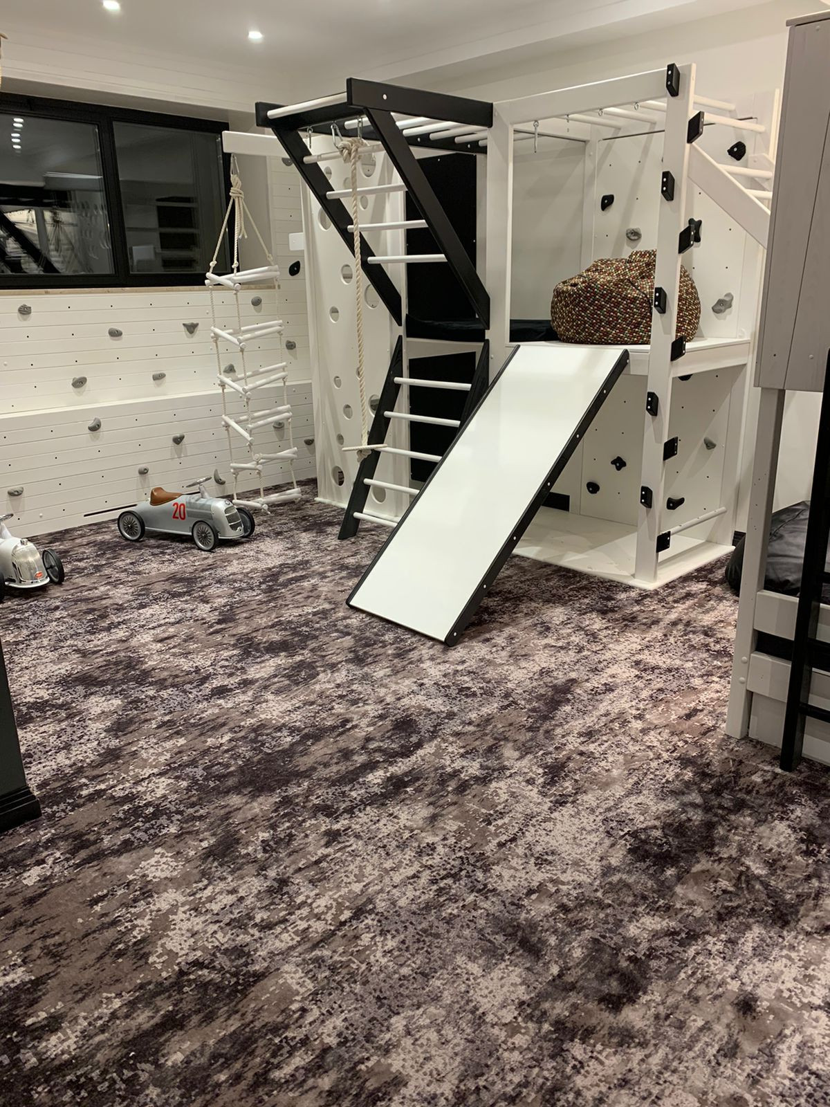 Можно ли стелить ковролин на теплый пол?