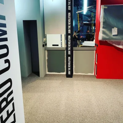 Автосалон Tesla в Москве